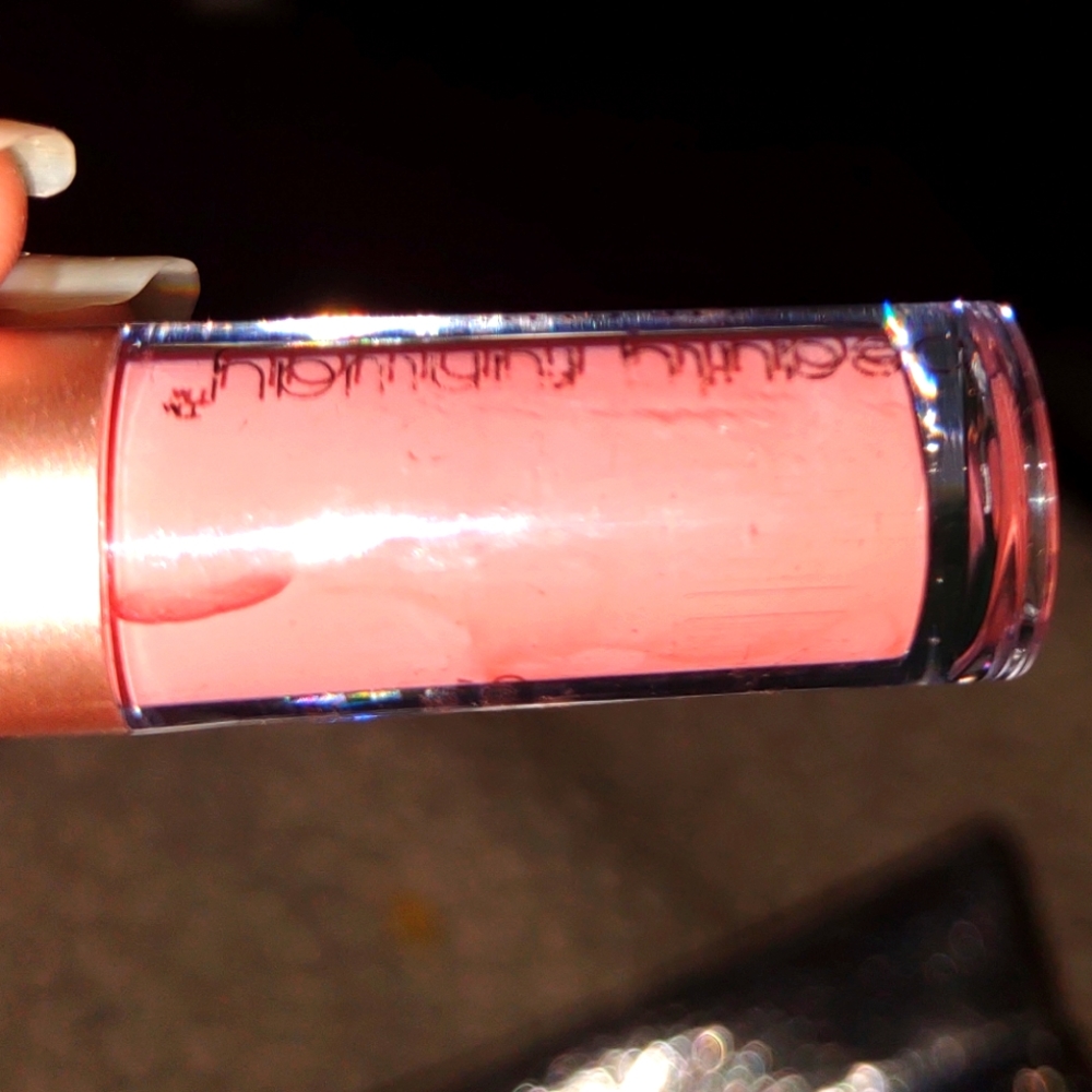 Pink lipgloss